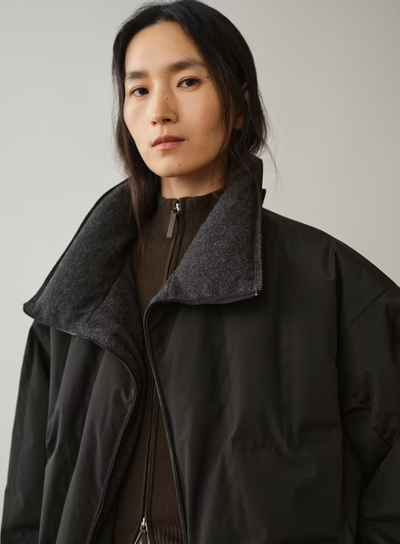 Relaxed-Fit with textured collar striukė