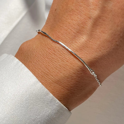 THIN HAND CRAFTED silver apyrankė