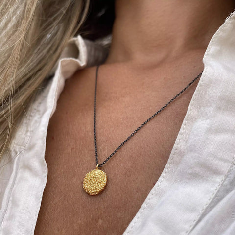 HANDCRAFTED 1.1 cm / 0.4 in 24K gold plated/oxidised silver kaklo papuošalas