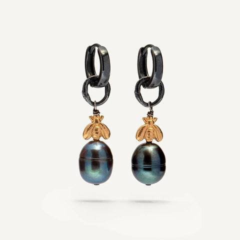 Lucky B e e dark pearl oxidised silver auskarai