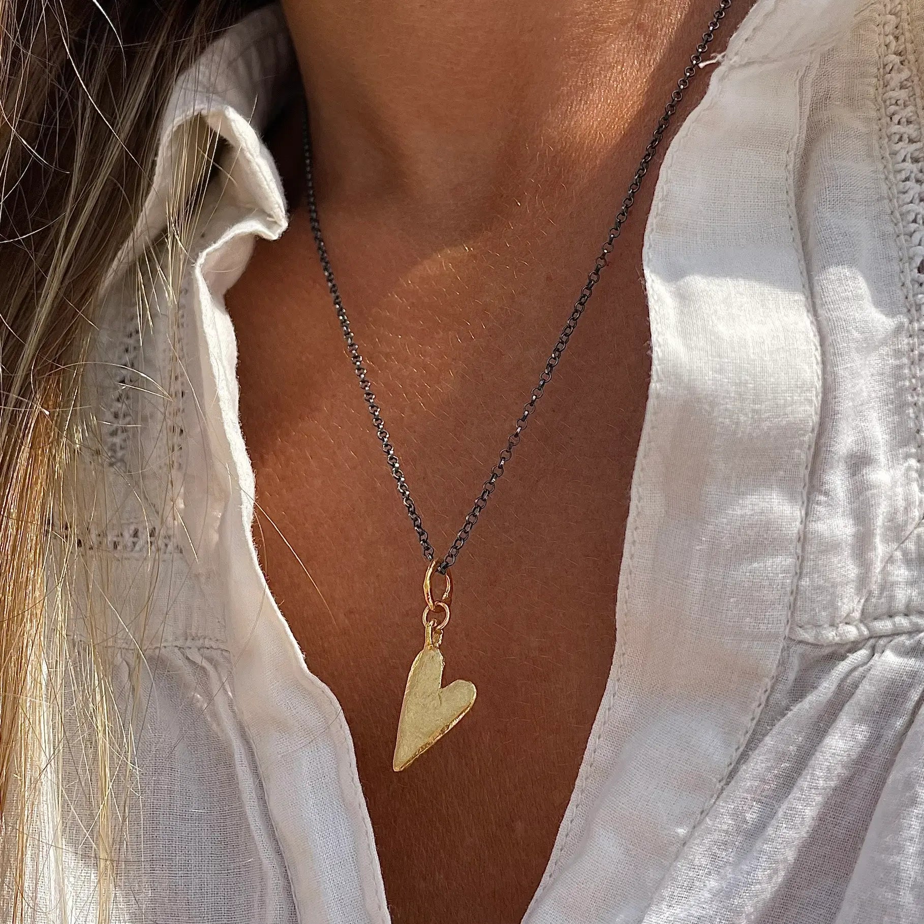 HANDCRAFTED HEART 24K gold plated/oxidised silver kaklo papuošalas