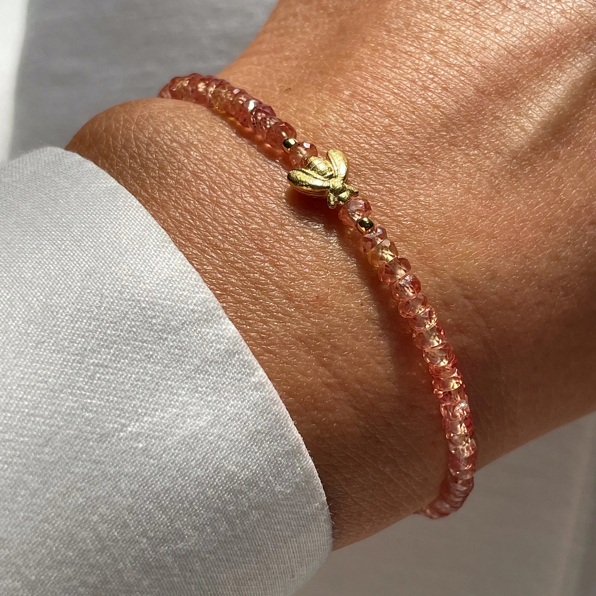 PADPARADSCHA SAPPHIRE BEE 24K gold plated apyrankė