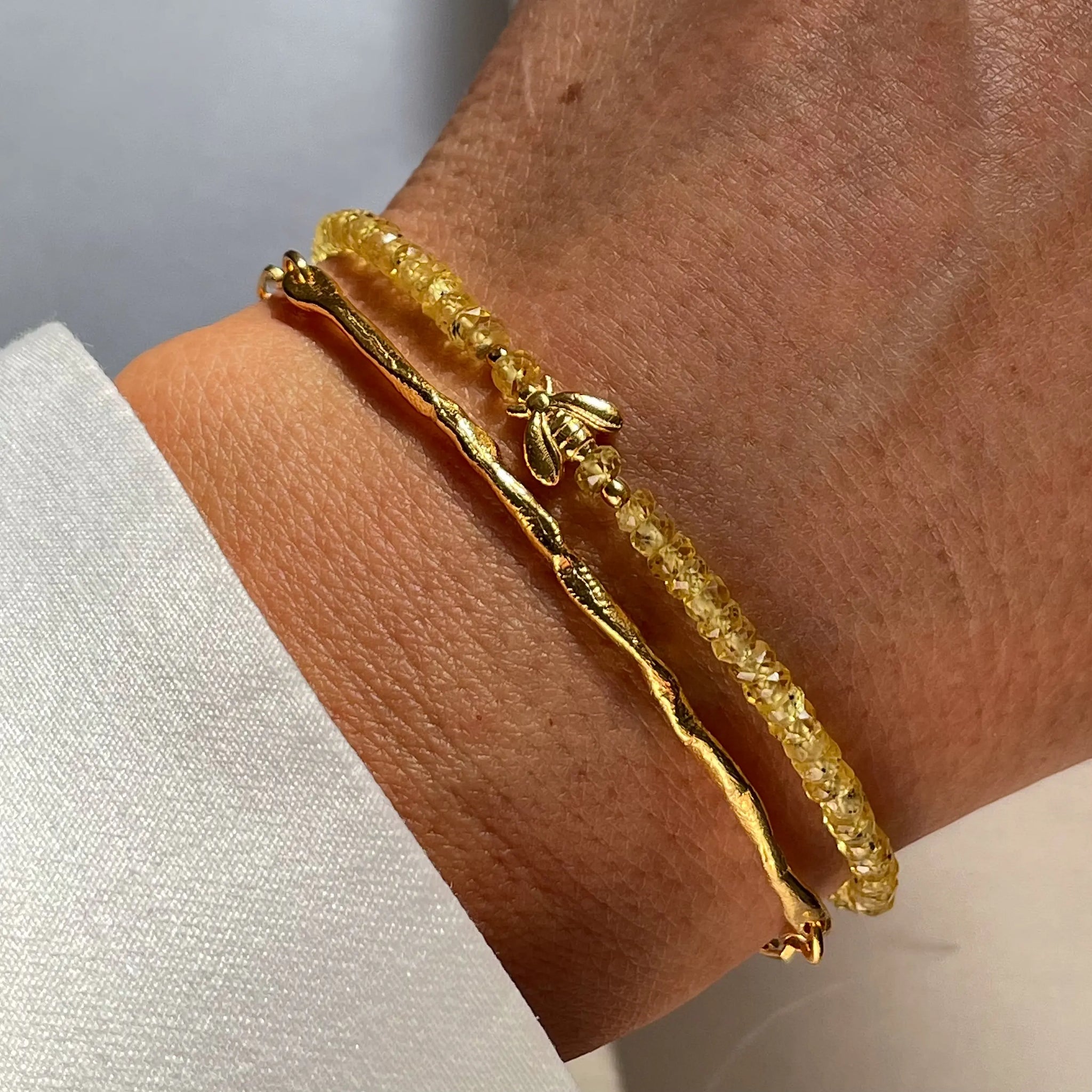 YELLOW SAPPHIRE BEE SET 24K gold plated apyrankė