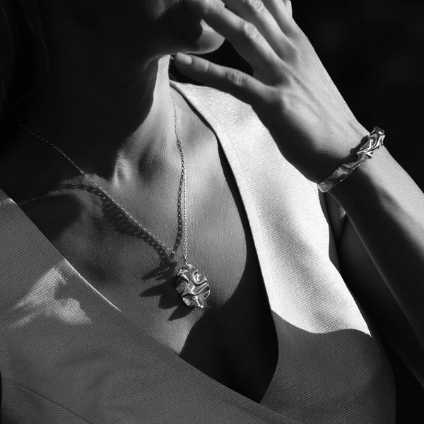 STORMY OCEAN 24K gold plated kaklo papuošalas