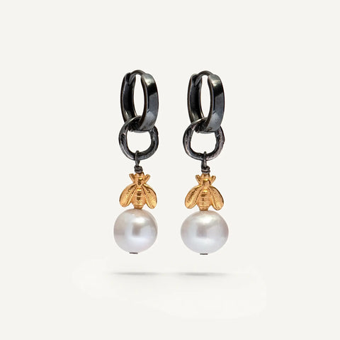 Lucky B e e mini grey pearl oxidised silver auskarai