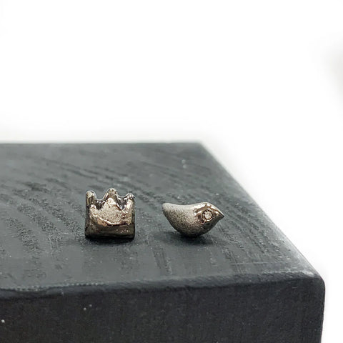 Juodi porcelianiniai auskarai SILVER BIRD AND IT CROWN