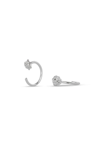 Raw huggie silver auskara