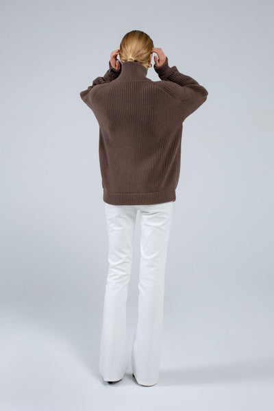 ‘BELLE’ brown megztinis