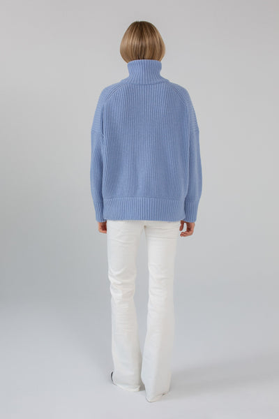 ‘JOLIE’ light blue megztinis