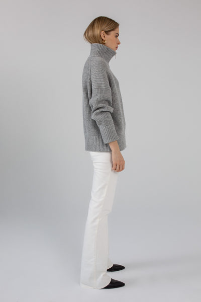 ‘JOLIE’ light grey megztinis
