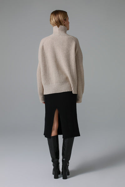 'CHRISTINE’ light sand megztinis
